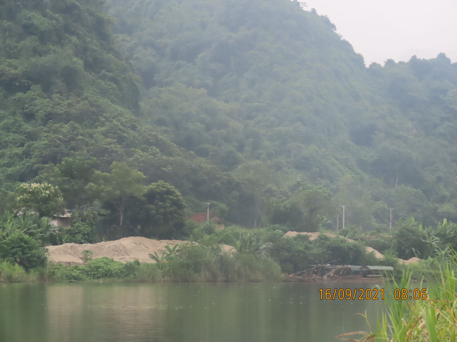Bãi khai thác tập kết của bà Vũ Thị Vân tại thôn Mãn Sơn xã Chiêu Yên huyện Yên Sơn