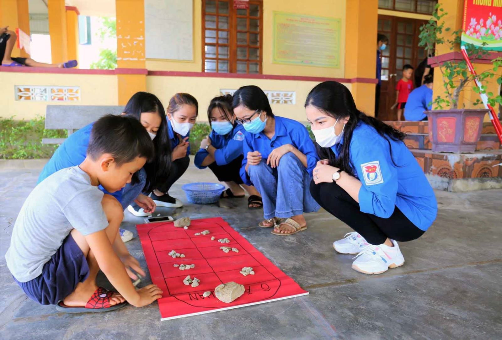 Trò chơi dân gian là gì Khái niệm lịch sử phát triển và đặc điểm